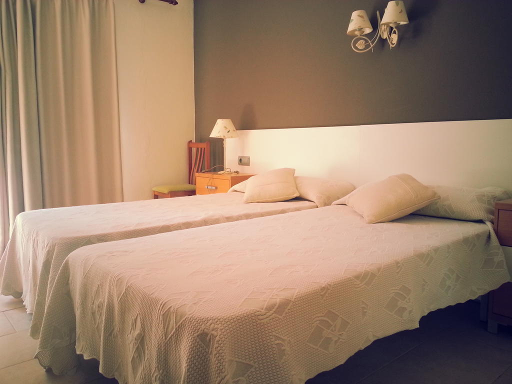 Hostal Cala Boix Es Canar  Phòng bức ảnh