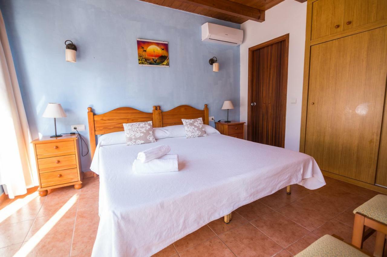 Hostal Cala Boix Es Canar  Ngoại thất bức ảnh