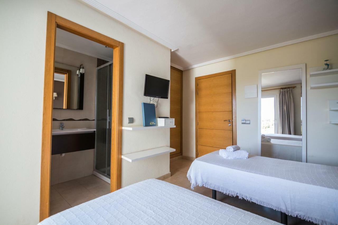 Hostal Cala Boix Es Canar  Ngoại thất bức ảnh