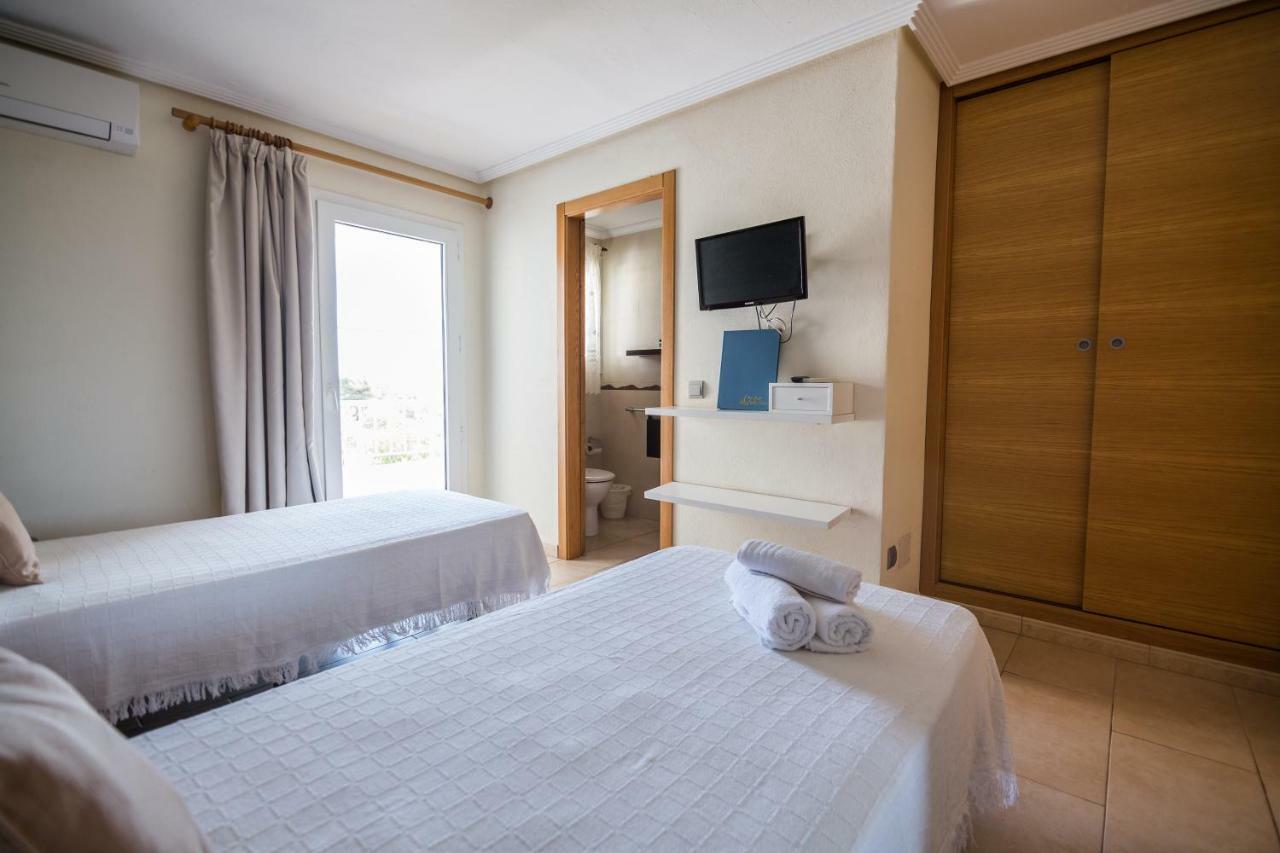 Hostal Cala Boix Es Canar  Ngoại thất bức ảnh